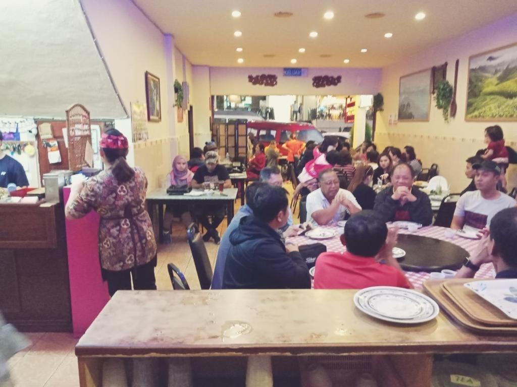 Ou Inn Cameron Highlands ,Ferm Nyonya Restaurant Tanah Rata Exterior photo